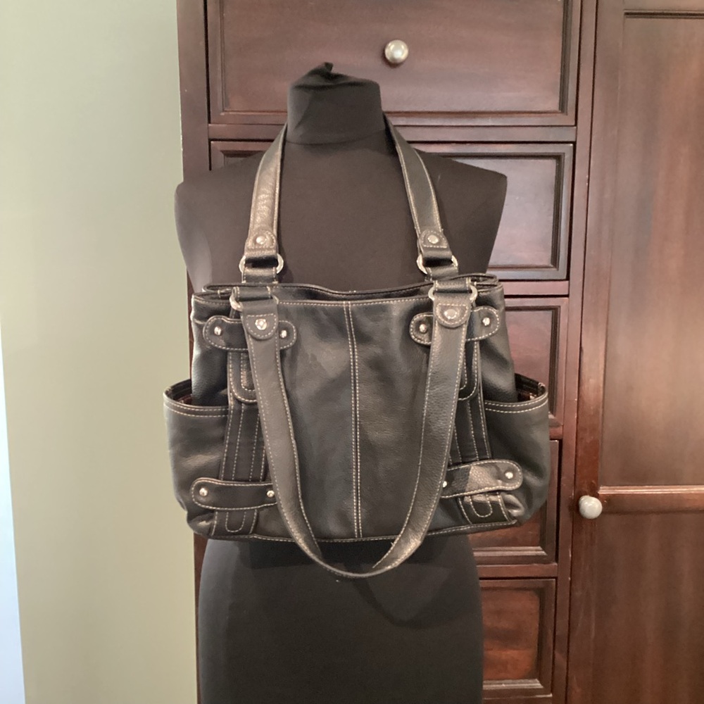 Tignanello Black Leather Women's Shoulder Bag - Picture 6 of 16